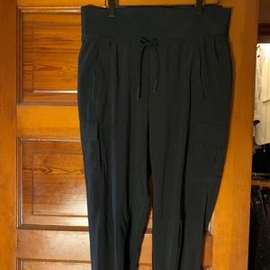 Athleta size 10 rn54023 cargo jogger, black
